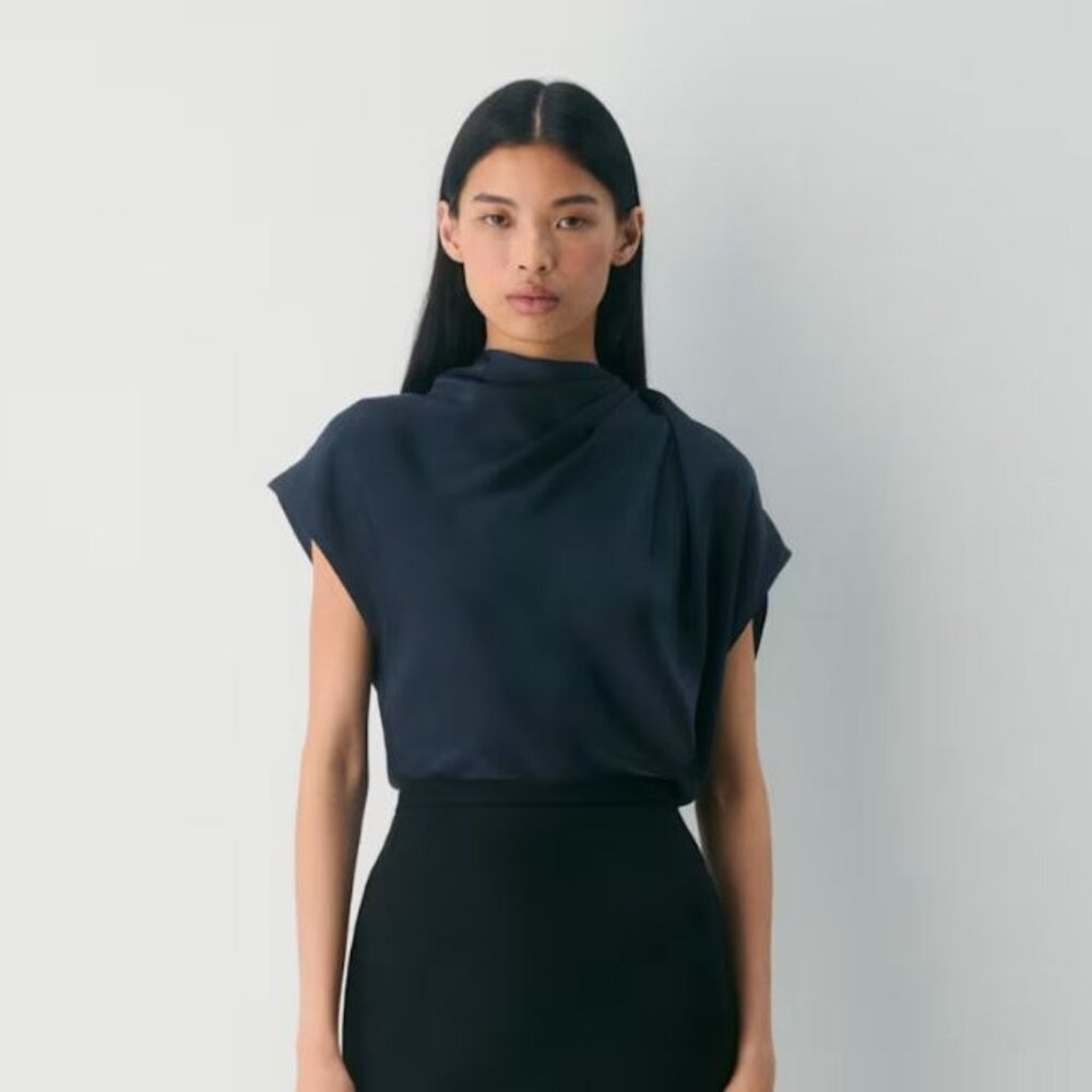 NWT Aritzia Babaton Nominee Satin Blouse Dark Night Navy Size Small